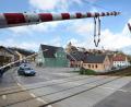 Archivbild: Hartl
Wo jetzt noch der Bahnübergang das Nabburger Stadtbild prägt, soll nach dem Bau der Umgehungsstraße eine Rad- und Fußgängerunterführung entstehen. Uneinigkeit besteht darin, wie breit sie werden soll.