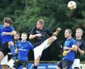 Bild: Büttner, Gerhard
Ein Duell auf Augenhöhe boten der SC Schwarzenbach (links im blauen Trikot Daniel Keck, rechts Kapitän Michael Holzapfel) und der SV Altenstadt/WN (Mitte Daniel Nordgauer) im Spitzenspiel der A-Klasse West.