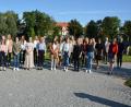 Bild: jr
16 frisch vereidigte Lehramtsanwärter sind seit Dienstag an Schulen im Landkreis tätig. Viel Erfolg wünschten (von links) Landrat Roland Grillmeier, Schulamtsdirektor Rudolf Kunz und Seminarrektor Nikolaus Kühnhackl, sowie Schulamtsdirektorin Martina Puff (Zweite von rechts). Mit im Bild noch die Seminarrektoren Silvia Schönberger, Eva-Maria Ficker, Simone Krämer, Rudolf Schopper und Claudia Lorenz, die die zweijährige Referendarzeit begleiten.
