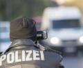 Symbolbild: Paul Zinken/dpa 
Die Weidener Verkehrspolizei misst in Weiden und in den Landkreisen Neustadt/WN und Tirschenreuth regelmäßig die Geschwindigkeiten von Fahrzeugen.