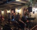 Bild: wrm
Die spontan am Biertisch gegründeten "Kirwa-Coasters", Bifi, Raphi, Stefan und Jojo (von links) spielten zu viert "Fürstenfeld". Ein Bandmitglied von "Trio Dolce Vita", das eigentlich für die Musik zuständig war, setzte spontan mit der Mundharmonika dazu ein.