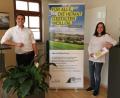 Bild: Portner
Bürgermeister Rudolf Teplitzky und Margit Boch vom Stadtmarketing wollen mit dem neuen Verein „Goldmacher Oberviechtach“ einiges zum Positiven hin bewegen.