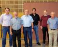Bild: twi
Die Vorstandschaft des TSV Detag: Florian Dotzler, Georg Rebl, Siegfried Krös, Zweiter Vorsitzender Dieter Buchner, Vorsitzender Manuel Jungwirth, Georg Decker und Bürgermeister Konrad Kiener (von links).