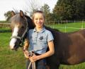Bild: ubb
Die 13-jährige Nele und ihr Pony "Pina Colada" sind auf den Wettkämpfen ein Dreamteam. Die beiden Sportskanonen harmonieren bei den Turnieren wie eine Eins.
