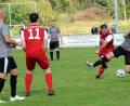 Bild: hho
Für den TSV Konnersreuth steht eine Woche nach dem 1:0-Sieg gegen die SpVgg 13 Selb, hier versucht der Selber Julian Künzel (rechts) den Schuss von Oliver Schicker zu blocken, das nächste Gipfeltreffen auf dem Programm. Am Samstag gastiert der TSV beim punktgleichen Spitzenreiter SG Schwarzenbach/Förbau.