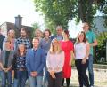 Bild: Luisenburg-Gymnasium/exb
Freude über neue Lehrer: Im Bild hinten von links Markus Wagner, Simone Donner, Robert Brendel, Anna Schmitt, Simone Rahn, Joachim Zembsch, Julia Werner, Katharina Birner, Oliver Ziegler; vorne von links Stephanie Karl, Julia Mark, Tanja Lautner, Samuel Schneider, Lena Egidy.