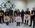 Bild: rwo
Scheiben und Königsketten gab es für Jugendkönigin Eva Merkl und Schützenliesl Maria Kausler (vorne von links). Weil Schützenkönig Johannes Raps entschuldigt war, nahmen Hermann Janke und Reiner Wagner (von rechts) seine Scheibe entgegen. Mit im Bild sind die weiteren Ritter Julian Plannerer, Hannes Reger, Michaela Pühl und Jana Kausler (hinten von links).