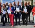 Bild: exb
Alle verdienten und ausgezeichneten Vereinsmitarbeiter des Fußballkreises Amberg/Weiden mit Vertretern des Bayerischen Fußball-Verbandes.