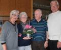 Bild: cs
Die Jubilarin Anna König mit Ehemann Emil, ihrer Schwester Irma Schaumberger (links) und Zweitem Bürgermeister Norbert Gradl (rechts), der im Namen der Stadt Auerbach zum 90. Geburtstag gratulierte.