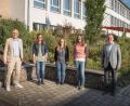 Bild: Tobi Frauendorfer/Realschule im Stiftland/exb
Bürgermeister Bernd Sommer zusammen mit Elisa Hegele, Nicole Bischof, Mona Konnerth und Schulleiter Stephan Drexler (von links).