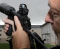 Bild: Wolfgang Steinbacher
Drohnen im Blick: Wer künftig illegal das Gefängnis-Gelände mit Drohnen überfliegt und Päckchen mit Drogen, Waffen oder Handys in die Anstalt zu schmuggeln versucht, muss damit rechnen, dass die Drohne abgeschossen wird.
