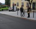 Bild: wro
Das Teilstück der Staatstraße 2170 im Ortsbereich Fuchsmühl muss erneuert werden, meint Bürgermeister Wolfgang Braun (rechts). Vom Zustand der Fahrbahn (hier der obere Bereich der Marienstraße) überzeugte sich MdB Albert Rupprecht (links) beim Treffen mit Bürgermeister Wolfgang Braun.