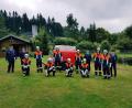 Bild: FFW Hohenthan/exb
Aktive der Löschgruppe Altglashütte stellten sich erfolgreich der Leistungsprüfung. Im Bild (vorne, von links) Kevin Blei, Reiner Blei, Nico Mayer, Caroline Mayer und Kommandant Engelbert Träger sowie (hinten, von links) Kreisbrandinspektor Lorenz Müller, Feuerwehr-Vorsitzender Hans Birkner, Michael Träger, Markus Blei, Milena Scharnagl, Kreisbrandmeister Helmut Czepa, Tobias Mayer und Ehrenkreisbrandmeister Willi Horn.