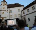 Bild: Stephan Huber
Zwei Filme, gedreht und geschnitten von Studierenden der OTH, erleben im Sulzbacher Schlosshof ihre Uraufführung.