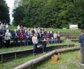 Bild: mmj
Auf der Tribüne am Eulenberg feierten die Pascher traditionell ihre Dankandacht (rechts Gemeindereferent Chrstian Glaser) und hielten anschließend im Freien die Generalversammlung für die Jahre 2019/2020.