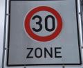 Bild: gsp
Wo darf die Gemeinde Ammerthal dieses Schild aufstellen? Darüber haben die Mehrheit des Gemeinderats und das Landratsamt unterschiedliche Auffassungen.