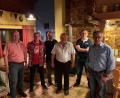 Bild: bk
Bürgermeister Uwe König und Ehrenvorsitzender Hermann Lühr gratulieren dem bestätigten Vorsitzenden der JFG Haidenaab-Vils Helmut Fiedler (von links), Schriftführer Manfred Rauscher und neuem Vize Max Hermann.. Stefan Schwarzmeier (Zweiter von links) wurde verabschiedet.,