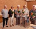 Bild: mey Irene <irene-raigering@t-online.de>
Vorsitzende Angelika Kirner (links) ehrte Hildegard Rubenbauer, Franziska Birner, Elisabeth Donhauser und Gerda Walz (ab Zweiter von links).