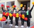 Bild: mfh
Sport und Spaß waren beim Besenfest bei den Cheerleadern vom Verein American Sports Sulzbach-Rosenberg angesagt.