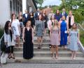 Bild: Uschald
Wegen Corona musste die Examensfeier in zwei getrennten Gruppen stattfinden. Dabei war auch die Zahl der üblicherweise teilnehmenden Gäste stark reduziert worden.