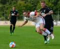 Bild: aho
Simon Graßmann (rechts/hier im Spiel gegen die DJK Arnschwang) sah in der Partie beim FC Ränkam die Gelb-Rote Karte. Die Schwarzenfelder verloren mit 1:6.