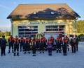 Bild: Jürgen Mark/exb
14 aktive Brandschützer der Feuerwehr Schwarzenbach legten das Leistungsprüfung Wasser mit Bravour ab. Mit im Bild: Kreisbrandmeister Roland Frank (links), Kreisbrandmeister Wolfgang Fischer und Kreisbrandmeister Helmut Czepa (von rechts).