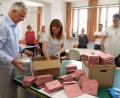 Bild: Gerhard Götz
Von der Möglichkeit der Bundestagswahl wurde verstärkt Gebrauch gemacht, so dass sich die Wahlbriefe stapelten in den Wahlämtern.