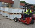 Bild: jr
Am Freitagvormittag wurden 58 Luftreinigungsgeräte ans Tirschenreuther Stiftlandgymnasium angeliefert und gleich in den Klassenzimmern eingebaut.