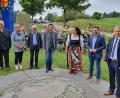 Bild: nm
Wohlfühlzeit am Mittelpunkt Mitteleuropas. Von links: Gerhard Hermann, Birgit Trottmann, Franz Rosner, Stephan Oetzinger, Sissy Thammer, Gerhard Hopp und Bürgermeister Thomas Meiler.