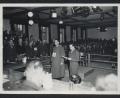 Bild:  United States Holocaust Memorial Museum 
Am Sonntag vor 75 Jahren begann in Dachau der erste Kriegsverbrecherprozess. Hauptangeklagter war der Weidener Martin Gottfried Weiß (Mitte), Kommandant verschiedener Vernichtungslager im Dritten Reich.