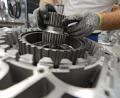 Bild: Felix Kästle/dpa
Metallverarbeitung und Maschinenbau sind zwei der Branchen, in denen Fachkräfte dringend gesucht sind.