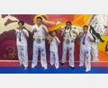 Bild: Lourzki/exb
Die erfolgreichen Kickboxer der United Scorpion Fighters Amberg bei der WM: (von links) Ariana Mobadi, Leonardo Lursky, Laurin Kunszmann, Georgia Dabrowski und Maurice Dabrowski