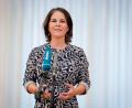 Bild: Kay Nietfeld
Annalena Baerbock, Bundesvorsitzende von Bündnis 90/Die Grünen, gibt eine Pressekonferenzen zu den bevorstehenden Sondierungsgesprächen.