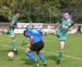 Bild: gb
Das 1:3 gegen den FC Herzogenaurach war für den SV Mitterteich bereits die sechste Niederlage in Folge, hier trifft Michael Drechsler (rechts) Gästespieler Kevin Rockwell unglücklich am Kopf. Am Samstag treten die Stiftländer bei der SpVgg Jahn Forchheim an.