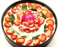Bild: stock.adobe.com_Yantra
Fruchtig und frisch auf den Tisch: die Erdbeer-Joghurt-Torte mit Holundersirup von Sieglinde Rom aus Irchenrieth.