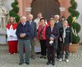 Bild: Bianca Fuchs
Die Jubelkommunikanten, die vor 80 und 75 Jahren ihre Erstkommunion gefeiert hatten, zusammen mit Pfarrer Markus Flasinski und den Ministranten.