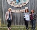 Bild: Matthias Flierl/exb
Die Beratung erfolgt im Steinstadel (von links): Karin Hiltel (Verwaltungsgemeinschaft Königstein), Katrin Lang (Regens Wagner) und Lena Kuchinka (Regens Wagner).