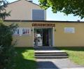 Bild: jr
Zum wiederholten Mal ein Thema im Gemeinderat Pechbrunn war die mögliche Beschaffung von Luftreinigungsgeräten für die Grundschule.