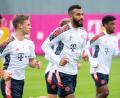Bild: Sven Hoppe/dpa
Joshua Kimmich (links) hat langfristig verlängert beim FC Bayern, Kingsley Coman (rechts) dagegen hat utopische Forderungen.