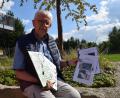 Bild: szl
Rainer Christoph, Vorsitzender der Arge Paulusbrunn, stellt sein neues Buch über das verschwundene Walddorf vor.