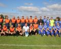 Bild: kro
1650 Euro erbrachte das Benefizspiel zwischen dem "Fußballstammdisch" Tirschenreuth und den Fußballdamen des FC Tirschenreuth. Das Spiel fand auf dem Sportgelände des ATSV Tirschenreuth statt.