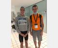 Bild: rbg
Begegnung am Rande des Swimming-World-Cups 2021 in Berlin: Fynn Legat vom Tirschenreuther Schwimm- Club trifft die 4-fache Olympiasiegerin Emma McKeon (Australien)