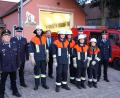 Bild: fvo
Kommandant Michael Stahl (rechts) führte die neuen Feuerwehrleute (von links mit Einsatzausrüstung) Tobias Hofmeister, Konstantin Stahl, Christian Weig, Valentina Stahl und Selina Frischholz zum Erfolg.