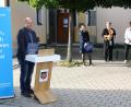 Bild: bjp
Als "Bücher-Schlaraffenland" beschrieb Bürgermeister Thorsten Hallmann die neue Gemeindebücherei im Alten Pfarrhof. Sein Dank galt vor allem dem ehrenamtlichen Bibliotheksteam (von rechts stellvertretend: Anja Kirschsieper, Sabine Rinderer) und dem Bibliotheksverband "Michaelsbund" (Dritte von rechts: Diözesanstellenleiterin Christina Schnödt).