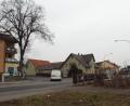Bild: e
Die Verkehrsverhältnisse an der Einmündung der Zeilenstraße in die Staatsstraße 2165 ist nicht nur dem Bürgermeister ein Dorn im Auge.