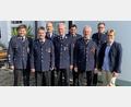 Bild: vsr
Der neue Vorstand mit (von links) Kommandant Thomas Busch, Norbert Häupl und Hermann Prölß (Kassenprüfer), Dr. Berthold von Lindenfels (Vorsitzender), Alfred Haas (Vertrauensmann), Rainer Schwingshandl (Zweiter Vorsitzender), Markus Panzer (Vertrauensmann) und Bürgermeisterin Marion Höcht.