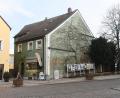 Bild: Gabi Schönberger
Die Stadt hat das einstige Trommer-Anwesen, im Volksmund auch alte Kommandatur genannt, im März 2018 gekauft, um damit dem Stadtplatz markant abzuschließen. Von der Zoiglbrauerei bis zum Bürgersaal reichen die Ideen. Nun kommt raus, dass die Regierung für einen Neubau keine Chance auf Förderung sieht. Die Finanzierung des Projekts ist also völlig unklar.
