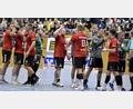 Archivbild: Hubert Ziegler
Die Sulzbacher Handballer klatschen sich nach dem Derbysieg gegen die HG Amberg ab. Am zweiten Spieltag geht es zur HGS Nabburg-Schwarzenfeld.