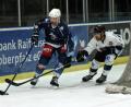 Archivbild: gb
Drei Jahre spielte Marco Habermann (links) für die Blue Devils, vor dieser Saison wechselte der Stürmer zum EC Peiting. Zum Saisonstart treffen am Freitag beide Teams in Peiting aufeinander. Allerdings ohne Habermann, der 30-Jährige muss wegen einer Verletzung passen.