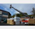 Bild: jr
Die Feuerwehr Mitterteich war mit ihrer Drehleiter vor Ort.